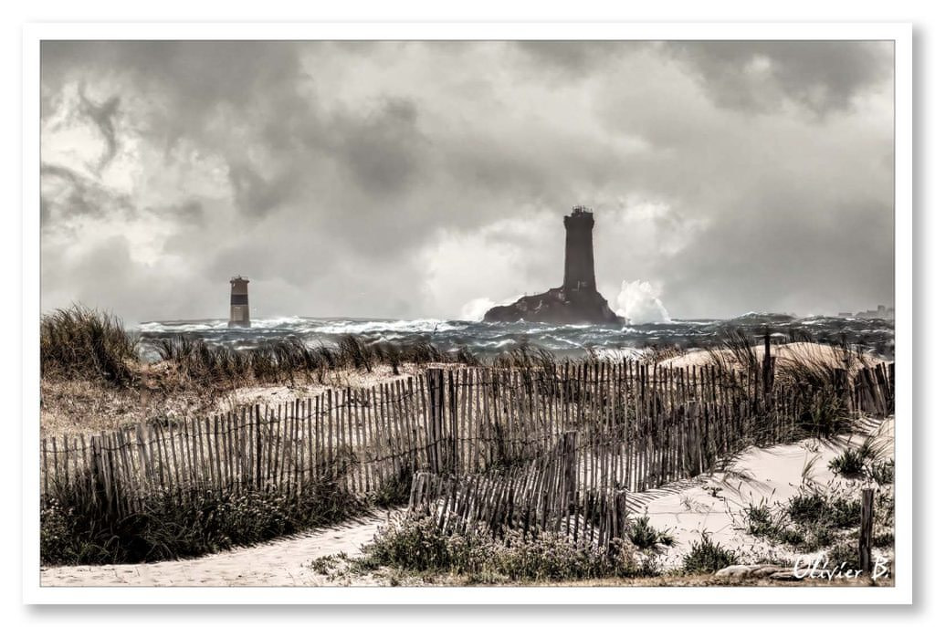 Phare de la Vieille sous la tempête dans la baie des trépassés, Vent Nord-Ouest force 6